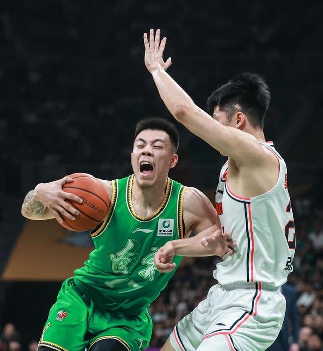 关于独行侠上尉遭遇伤病教练寄希望于年轻球员的信息